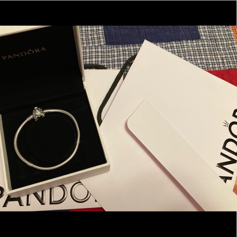 NEW WITH RECEIPT! Authentic Pandora Cinderella 7.1in Carriage bracelet W/Charm